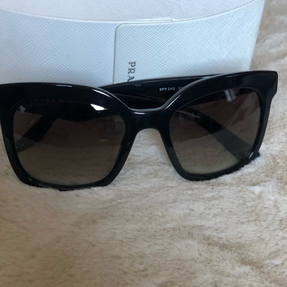 Authentic Prada sunglasses - Picture 3 of 7